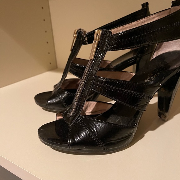 Michael Kors 7.5 - Picture 2 of 5